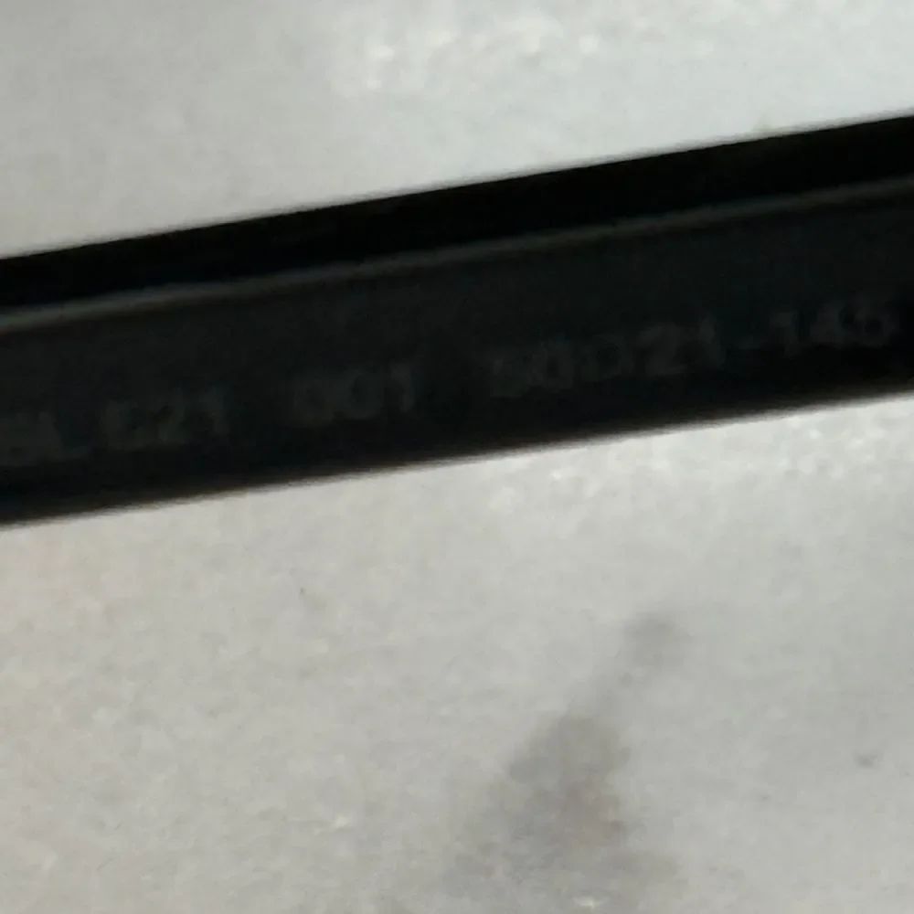 Saint Laurent Style SL 521
No branded case - Picture 6 of 8